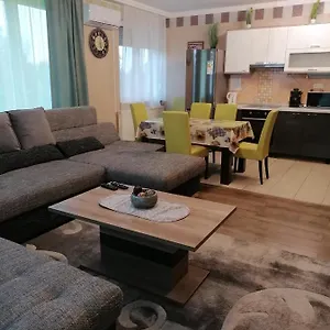  Apartament Mesi Lux Węgry